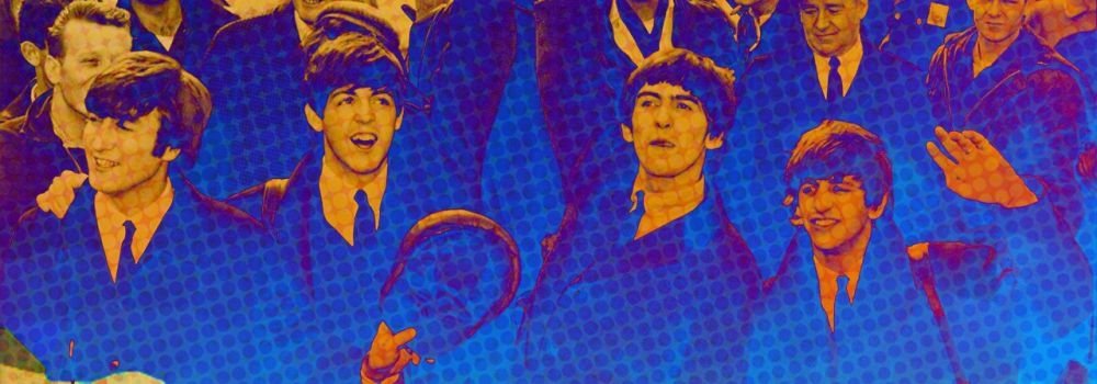 Immagine che ritrae i Beatles che fecero il bagno vestiti nella fontana delle rane del Quartiere Coppedè di Roma