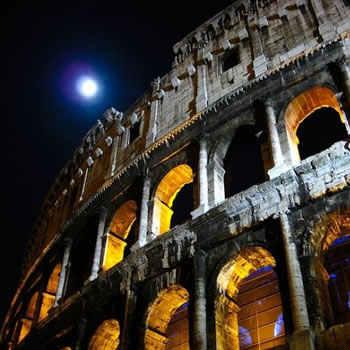La Luna su Colosseo, ultimi giorni!