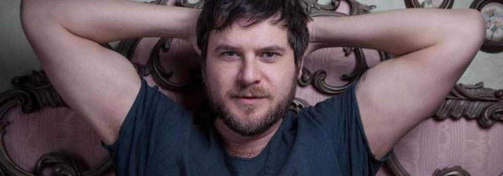 Edoardo Pesce in “Spregevole”: uno spettacolo teatrale a Roma